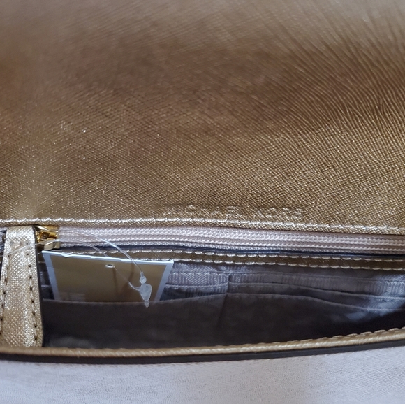 Michael Kors Brand New Cynthia handbag and wallet. - Picture 6 of 14